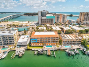 Island Key 305 - Amazing Waterfront Condo - Walk to the Beach